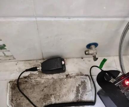 咸安屋顶漏水维修公司分享下卫生间漏水的危害及解决方法
